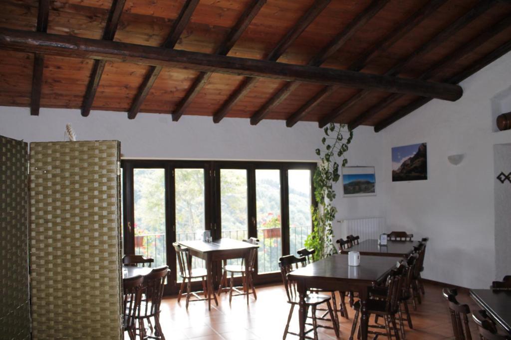 Rifugio Alpetto Di Torno Hostel Sormano Bagian luar foto