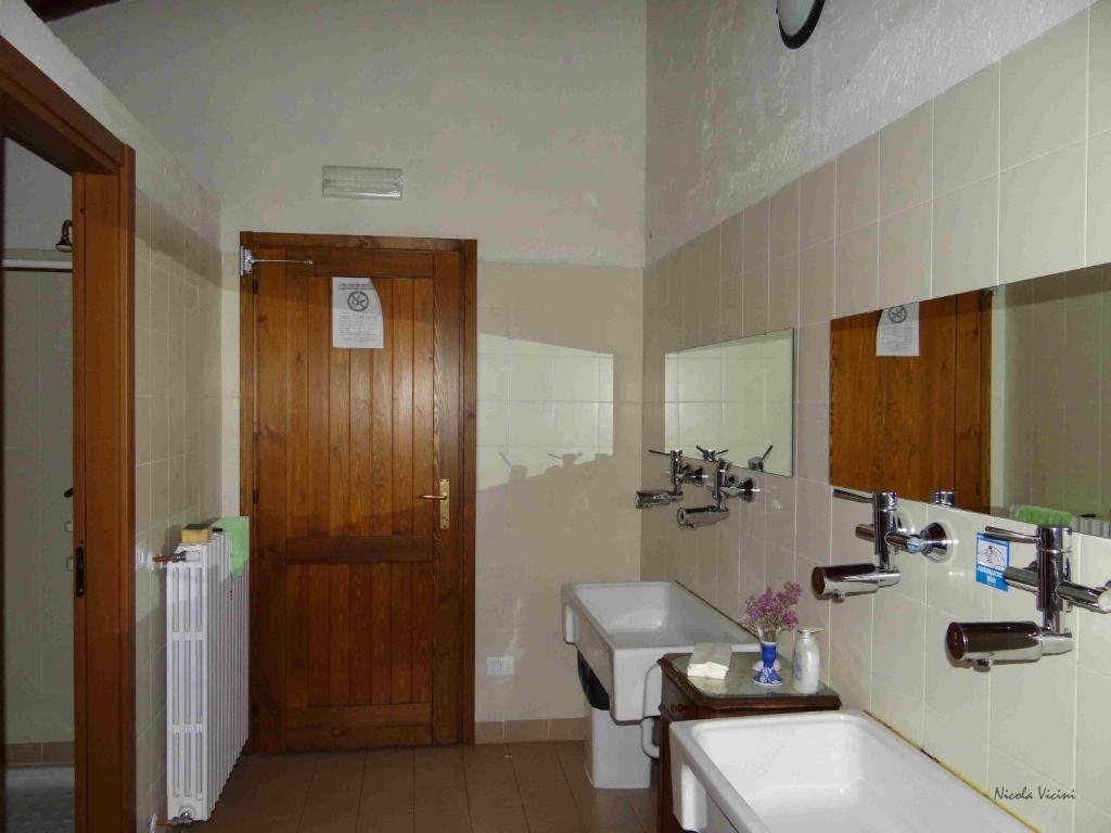 Rifugio Alpetto Di Torno Hostel Sormano Ruang foto