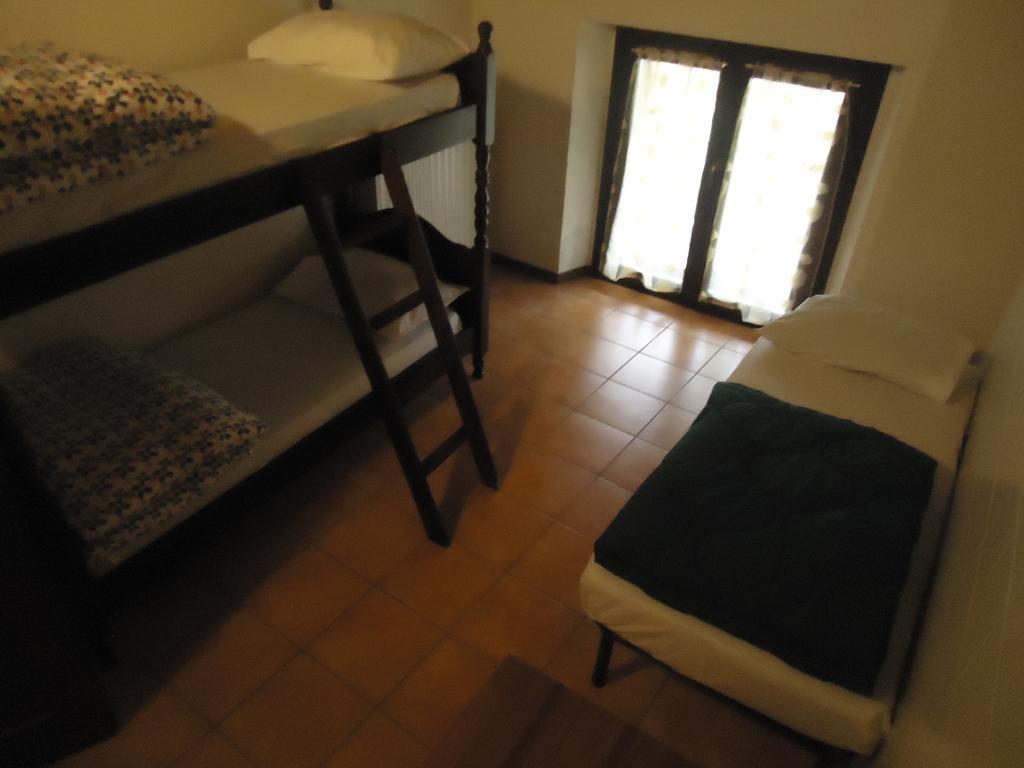 Rifugio Alpetto Di Torno Hostel Sormano Bagian luar foto