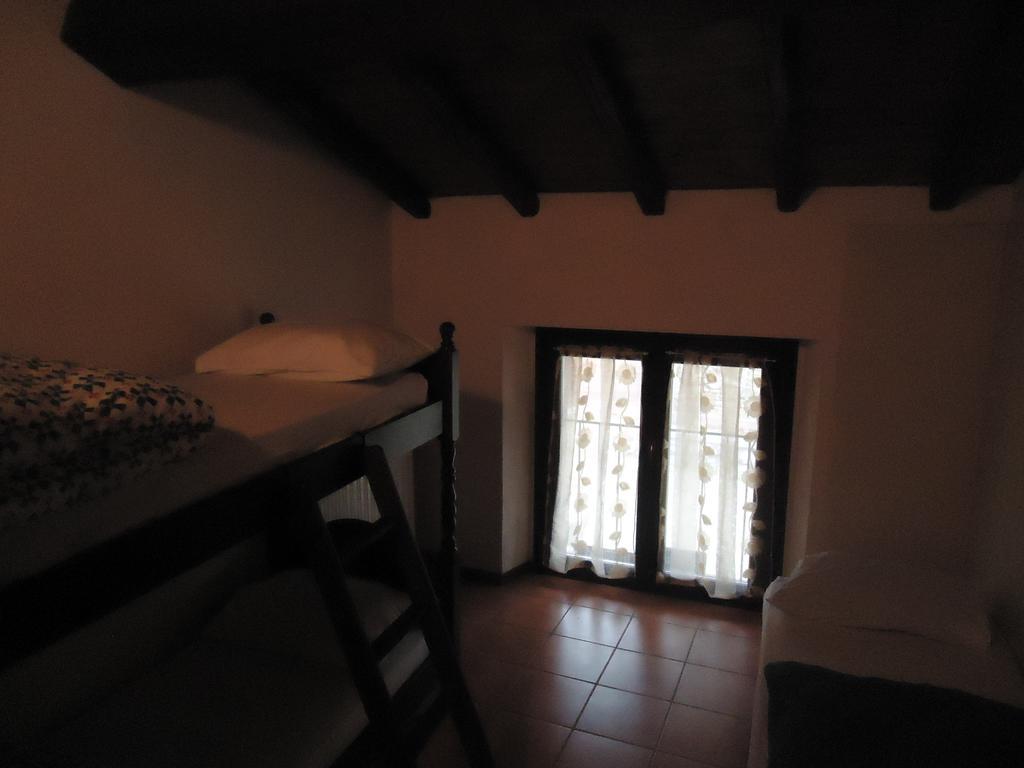 Rifugio Alpetto Di Torno Hostel Sormano Bagian luar foto