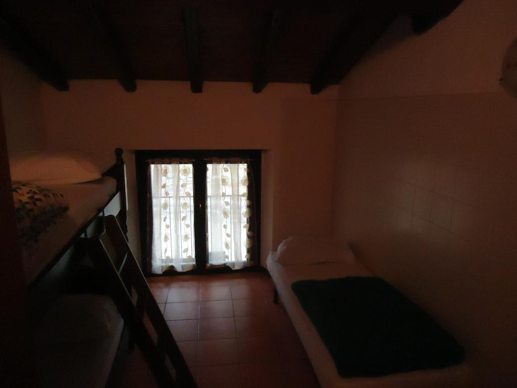 Rifugio Alpetto Di Torno Hostel Sormano Bagian luar foto