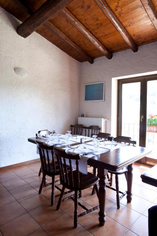 Rifugio Alpetto Di Torno Hostel Sormano Bagian luar foto