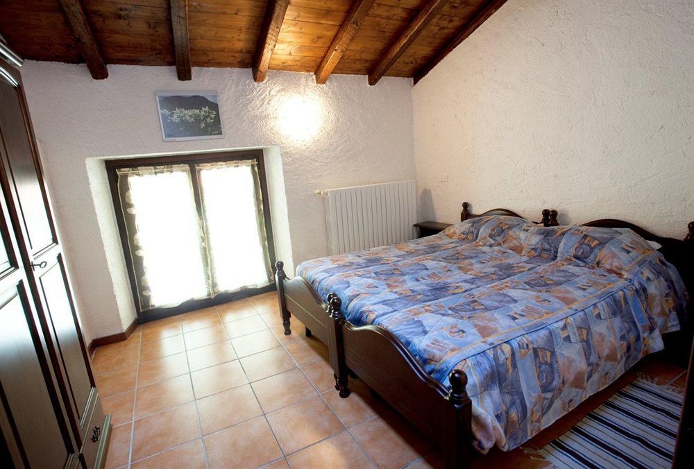 Rifugio Alpetto Di Torno Hostel Sormano Bagian luar foto